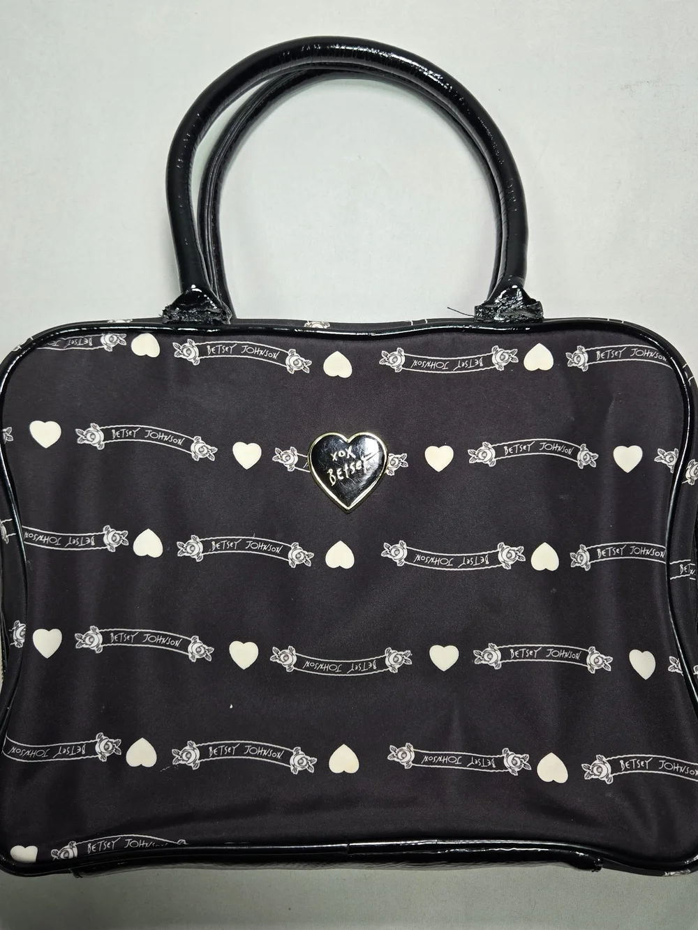 Betsey Johnson Black/White Cosmetic Travel Bag Make Up Beauty